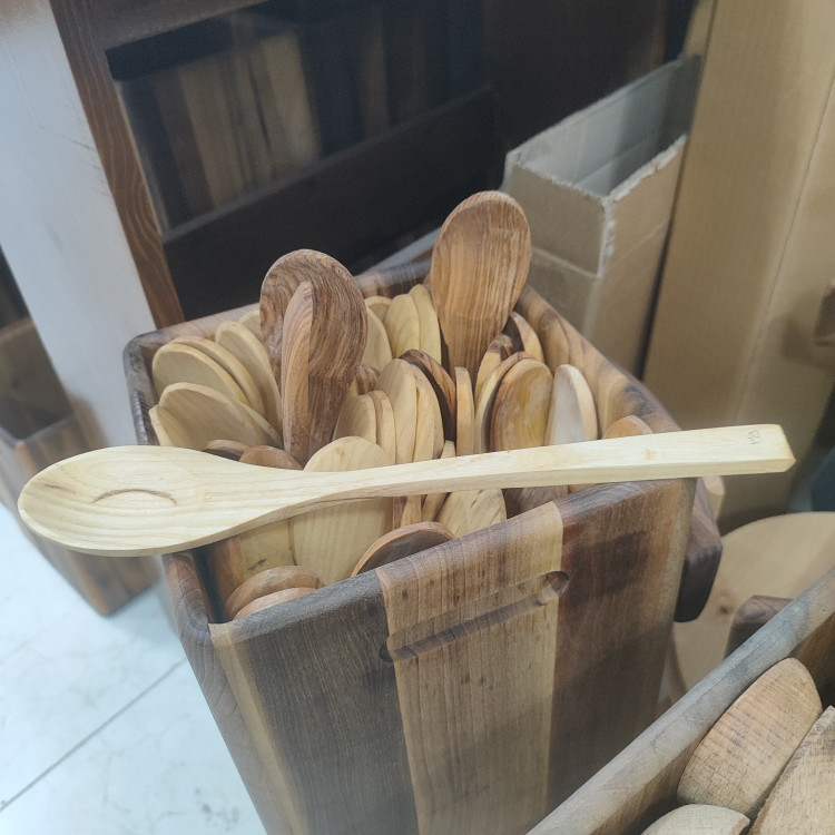 قاشق چوبی
