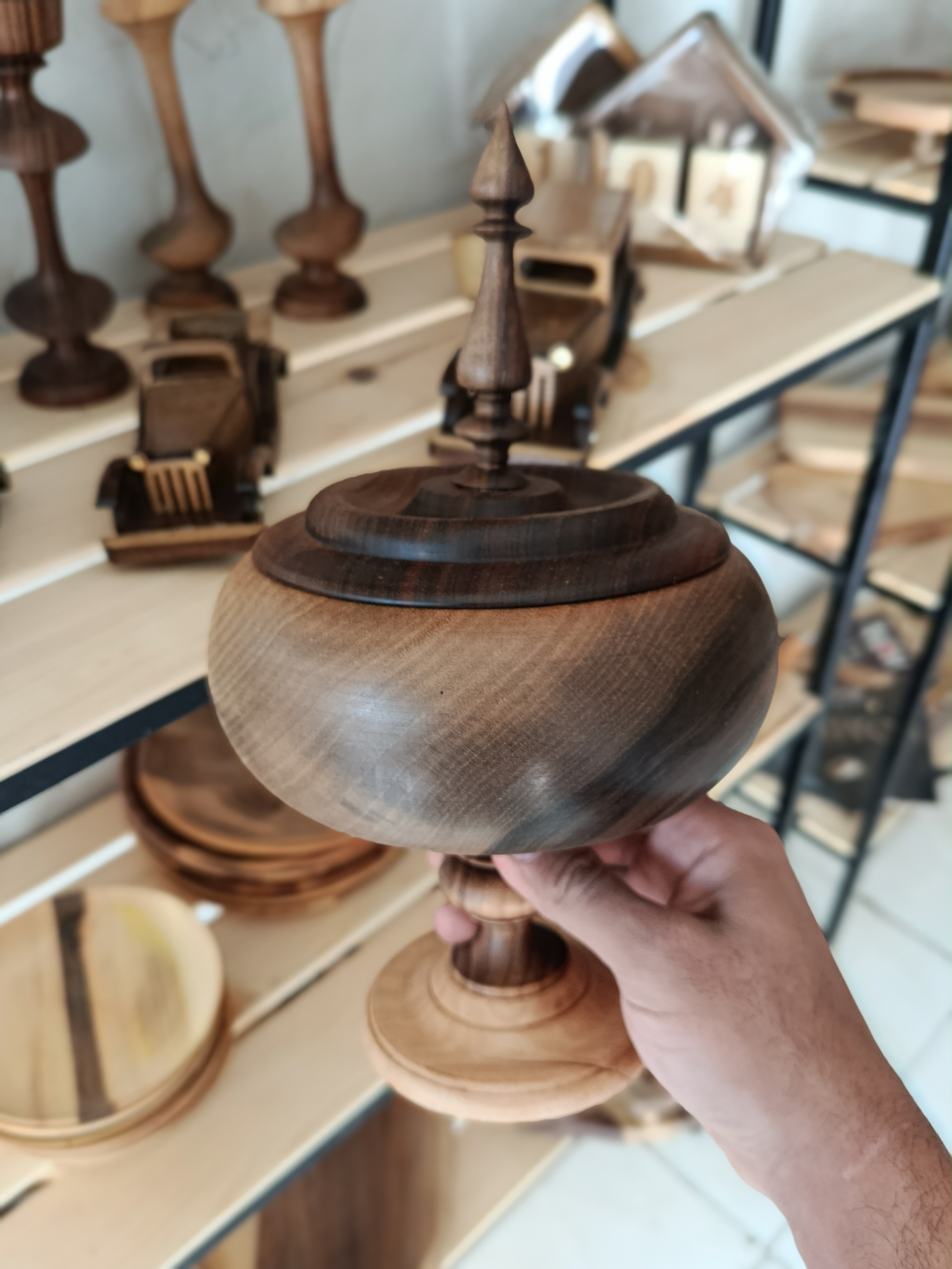 شکلات خوری چوب گردو یک تکه مگنتی قطر 18