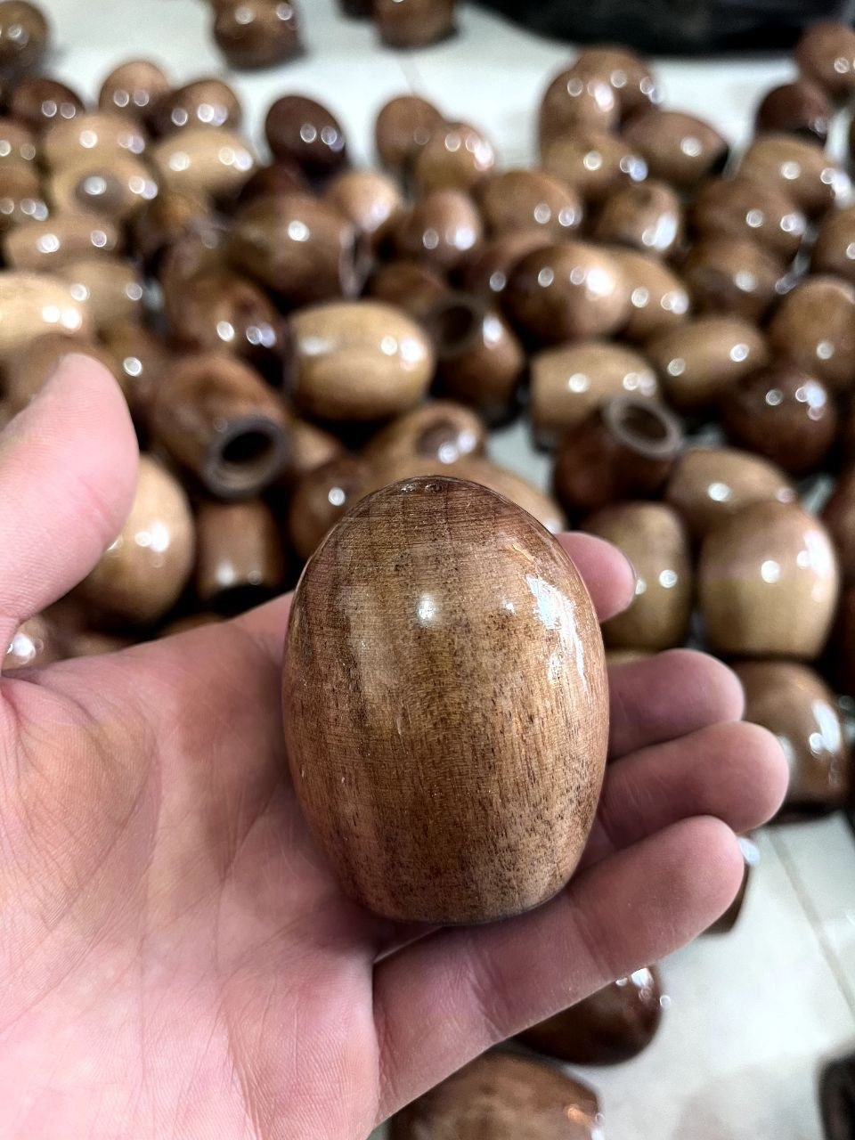 نمکدان تخم مرغی چوب گردو